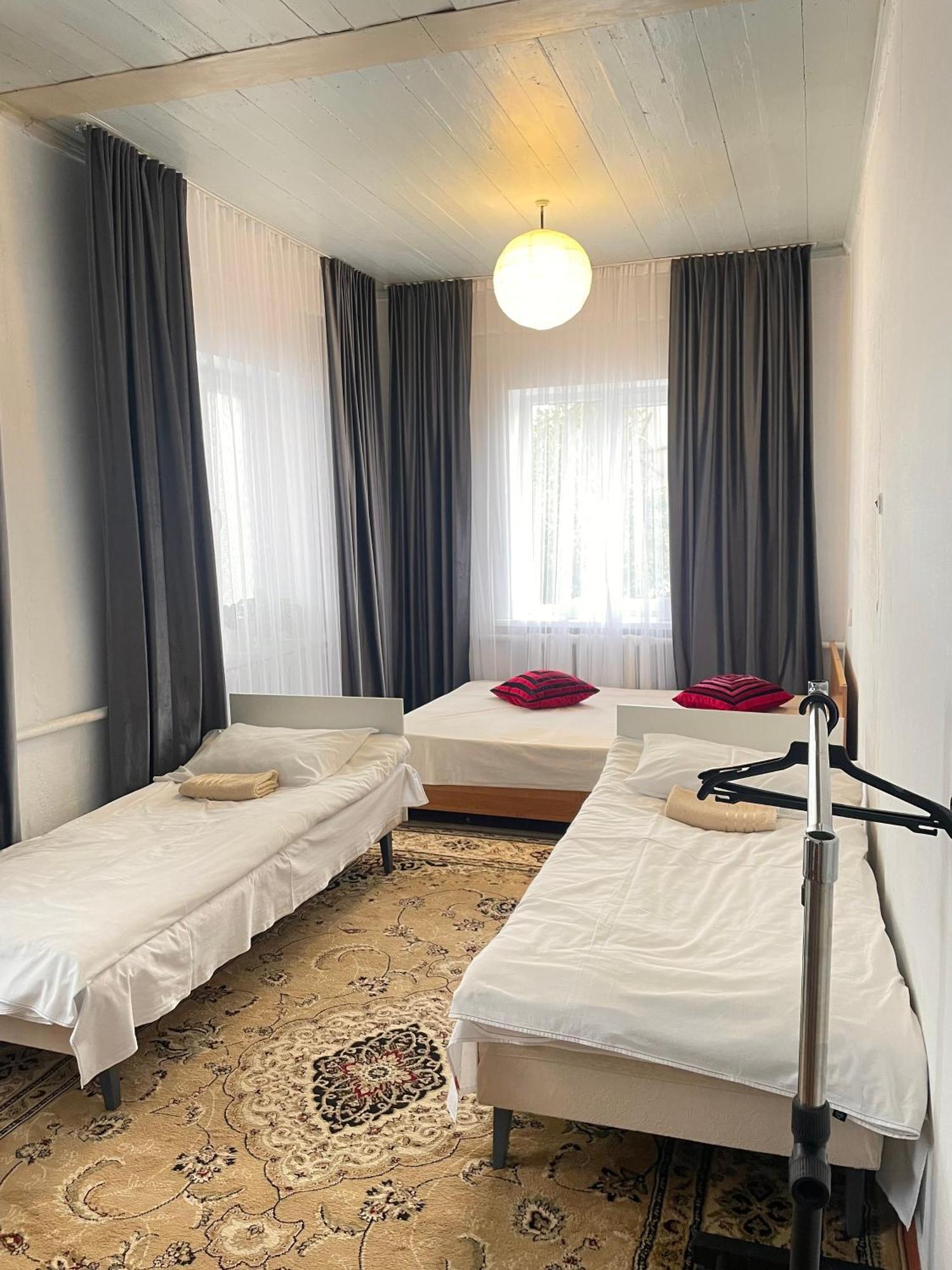 Gulnara Guest House Balyktschy Exterior foto